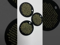 Etiquetas de roupa personalizadas claras e personalizáveis para as suas soluções de branding