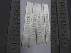 Etiqueta de tecido com designs personalizados e arquivo PDF de arte para etiquetas de roupa tecidas