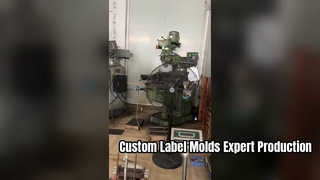Exibição de equipamentos do departamento de engenharia de moldes