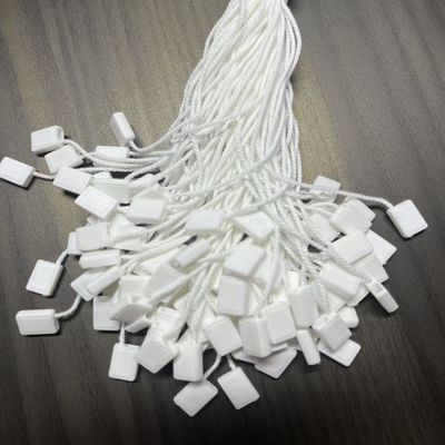 Cordel de fixação de etiqueta de plástico de nylon branco pendurado ODM retangular