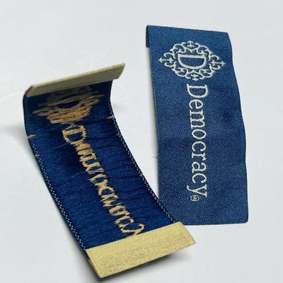 Etiquetas de vestuário tecido bordado de artesanato personalizadas para camiseta