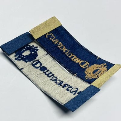 Etiquetas de vestuário tecido bordado de artesanato personalizadas para camiseta