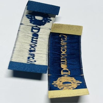 Etiquetas de vestuário tecido bordado de artesanato personalizadas para camiseta