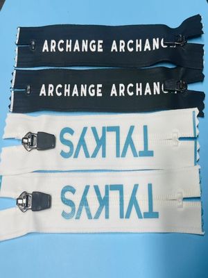 Resistente a intempéries Cord Zipper Puller Nylon Zipper Jacket personalizado
