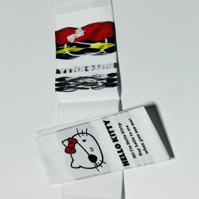 Rótulos de tecido tecido costurados em rótulos de nome aderentes ao suporte OEM