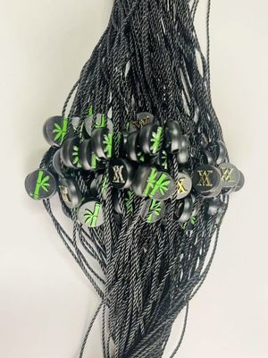 Vestuário pendurado Balanço de plástico Fixações de cordas de etiquetas Negro Leve