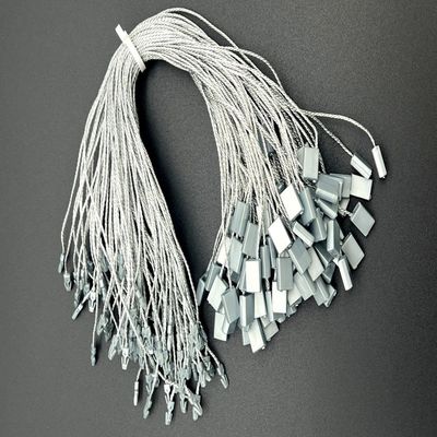 Fixações de etiquetas de pendurar de plástico de alumínio personalizadas para vestuário de tecido